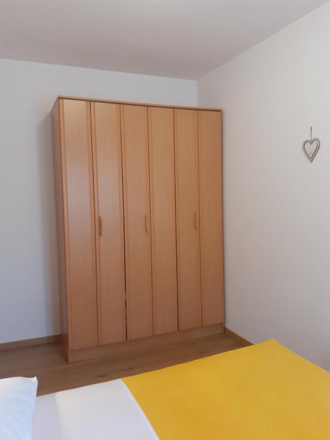 Apartman Paola Lägenhet Malinska Exteriör bild